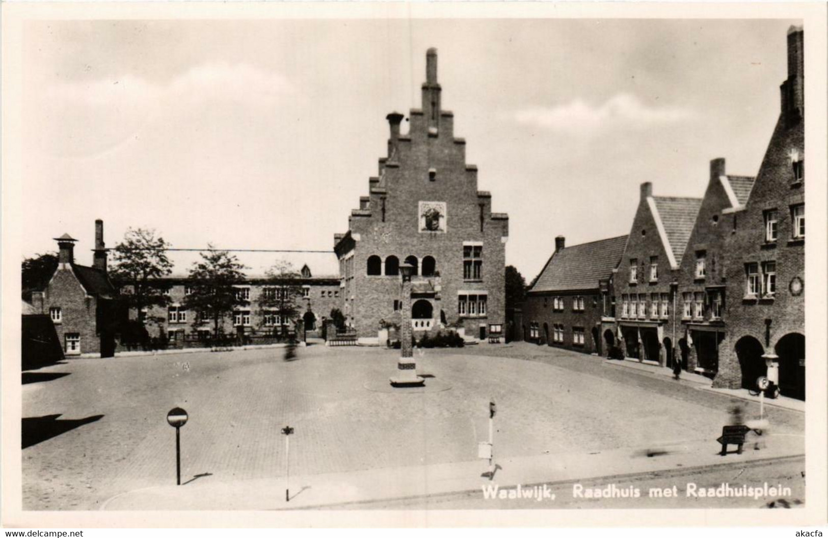 CPA AK Waalwijk Raadhuis Met Raadhuisplein NETHERLANDS (728575) - Waalwijk