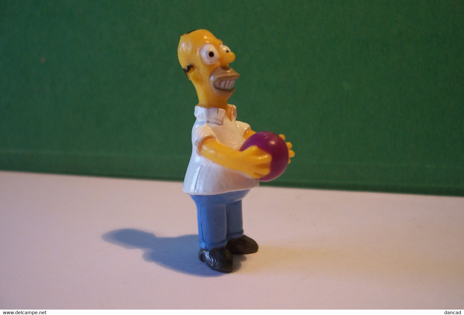 SIMPSON  - HOMER   - JOUE AU BALLON - Simpsons