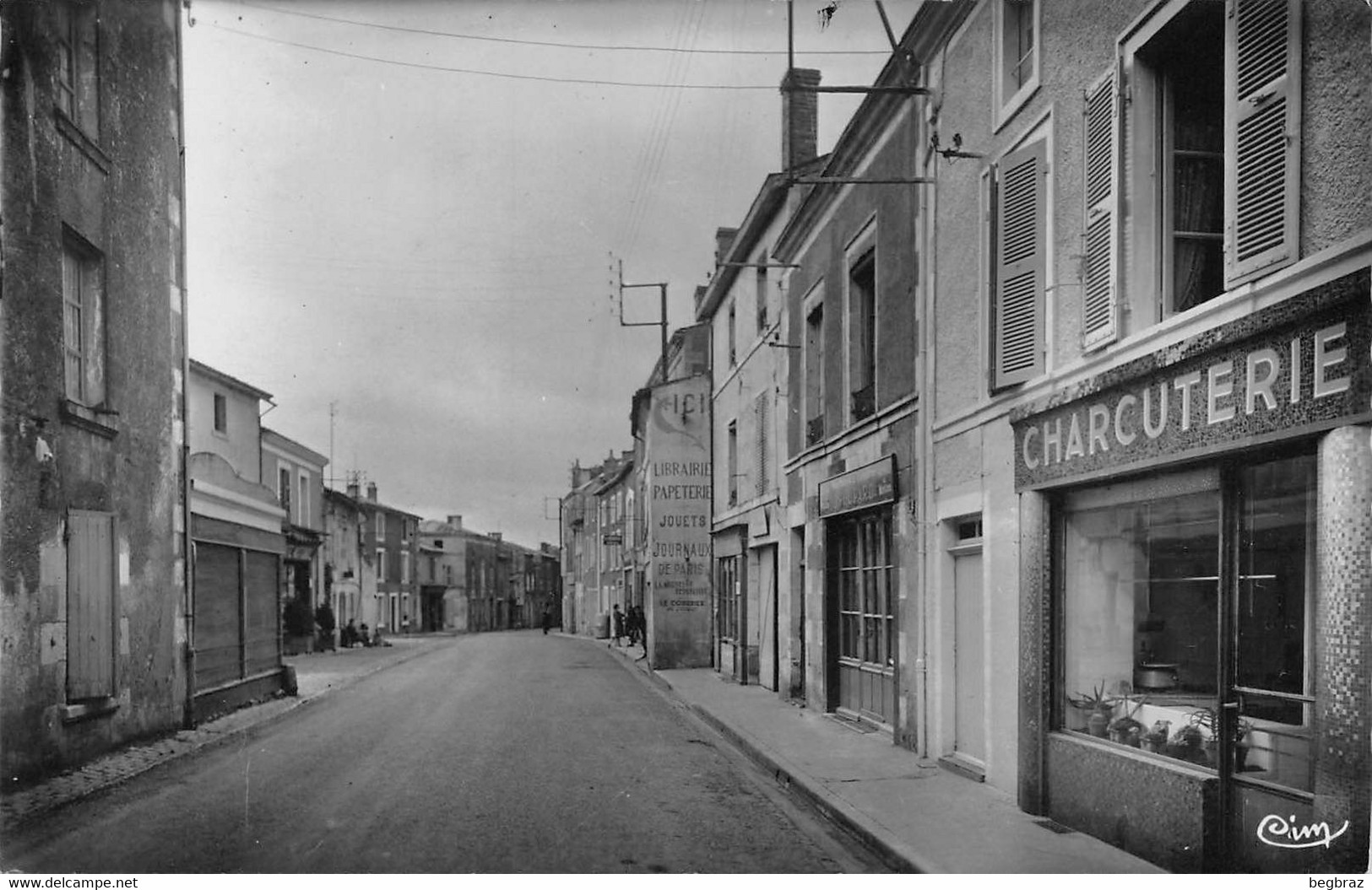 CHAMPDENIERS      RUE DE GENEVE   CHARCUTERIE - Champdeniers Saint Denis