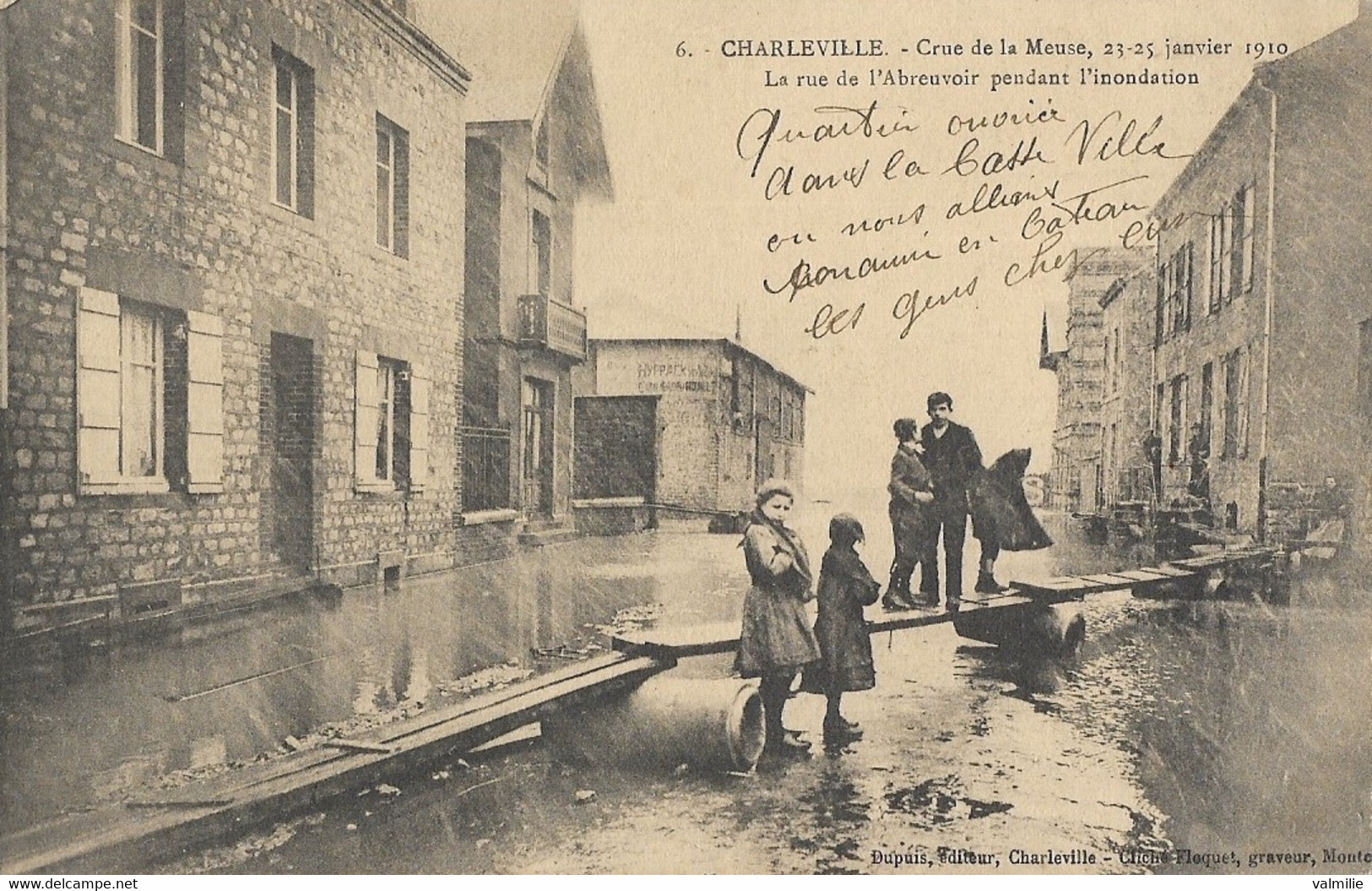 CHARLEVILLE - Crue De La Meuse 1910 - La Rue De L'Abreuvoir Pendant L'inondation - Charleville