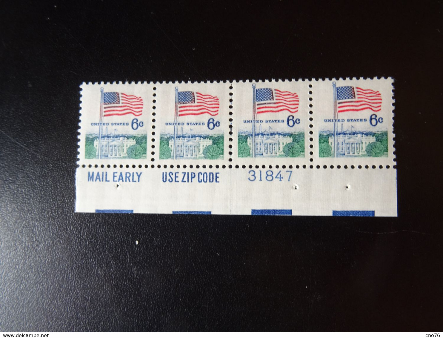 Etats-Unis Bande De 4 Timbres Neufs** Avec Bord De Feuille - Multiples & Strips