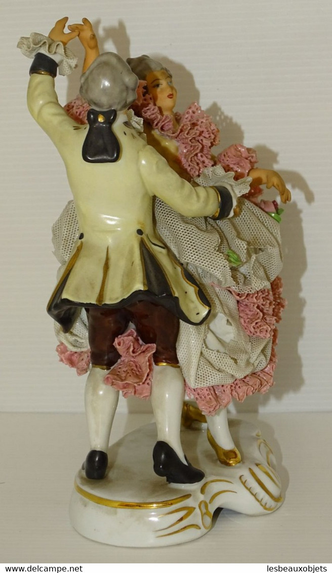 COUPLE DANSEURS PORCELAINE DRESDEN GERMANY SUJET ANCIEN COLLECTION VITRINE