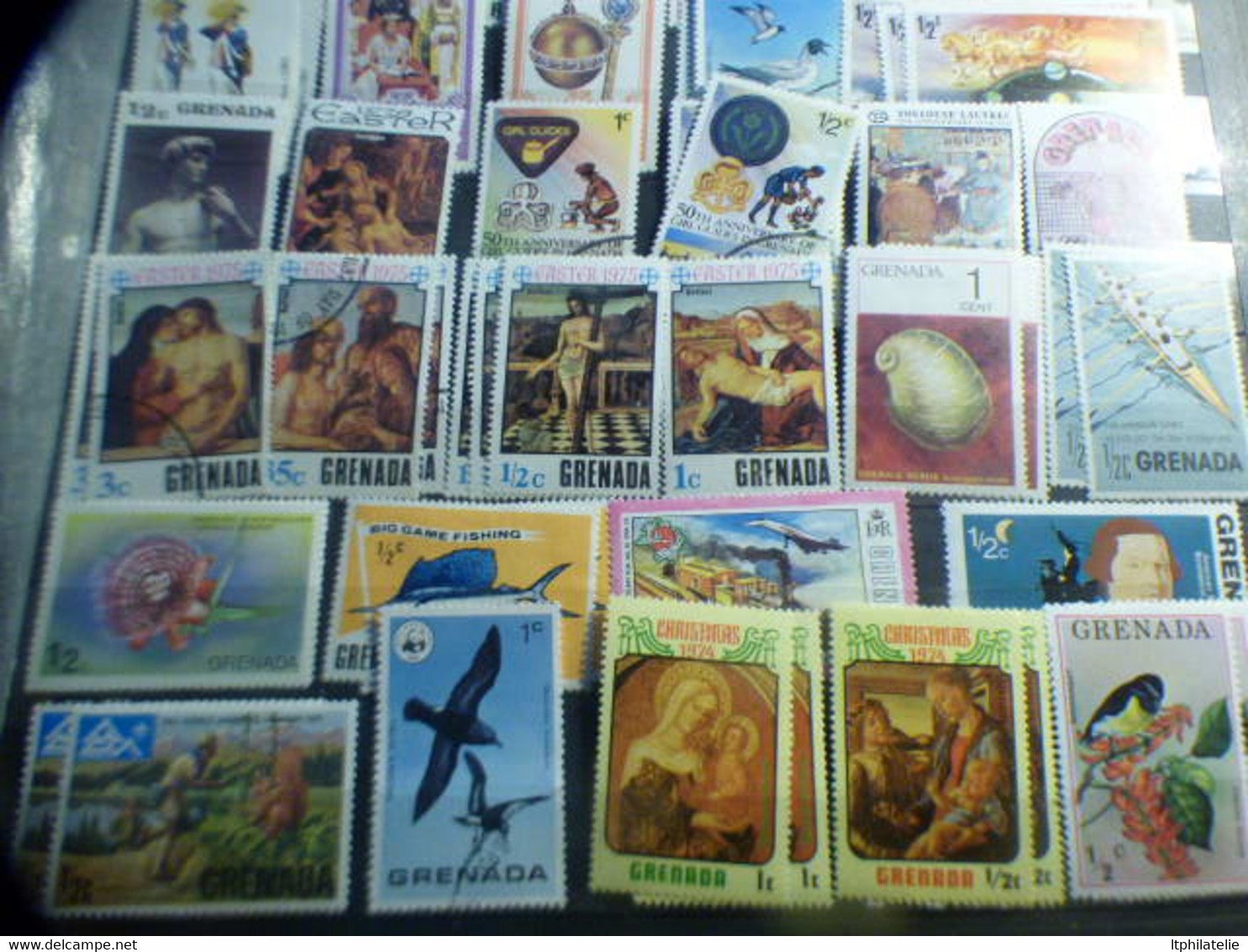 DESTOCKAGE- CLASSEUR  BEAUX TIMBRES ETBLOCS DU MONDE  THEMATIQUES GRENADE COREE  MALDIVES NEUFS ET OBLITERES - Collections (without Album)