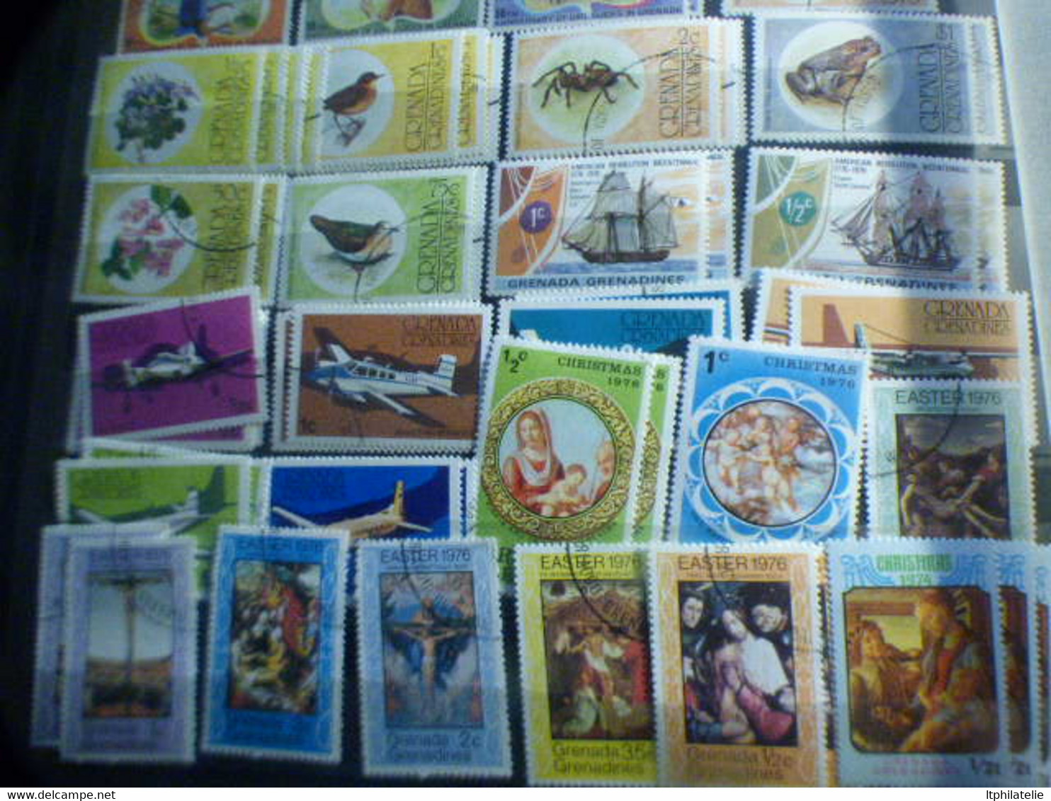 DESTOCKAGE- CLASSEUR  BEAUX TIMBRES ETBLOCS DU MONDE  THEMATIQUES GRENADE COREE  MALDIVES NEUFS ET OBLITERES - Collections (without Album)