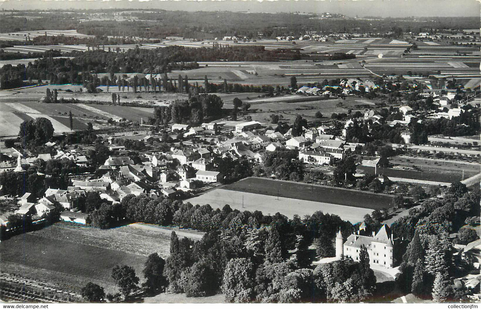 CPSM FRANCE 74 "Douvaine, Vue Générale Et Le Château De Troches". - Douvaine