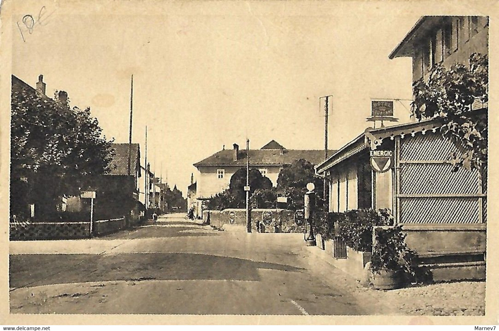 74 - Hte Haute Savoie - DOUVAINE - Le Carrefour - Douvaine