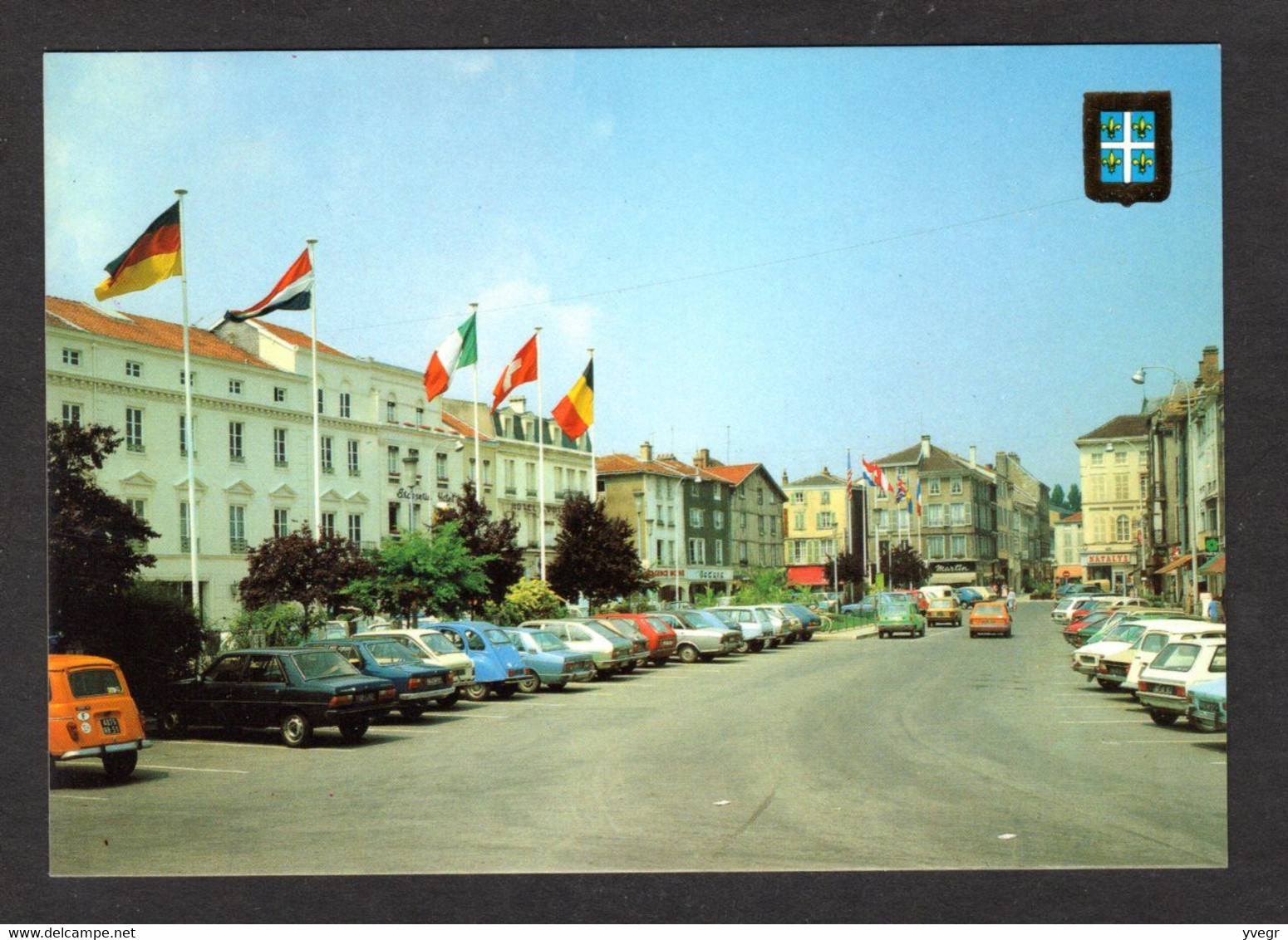 CHALONS-sur-MARNE (51 Marne) La Place De La République (Editions Mage N° 511/61) - Châlons-sur-Marne