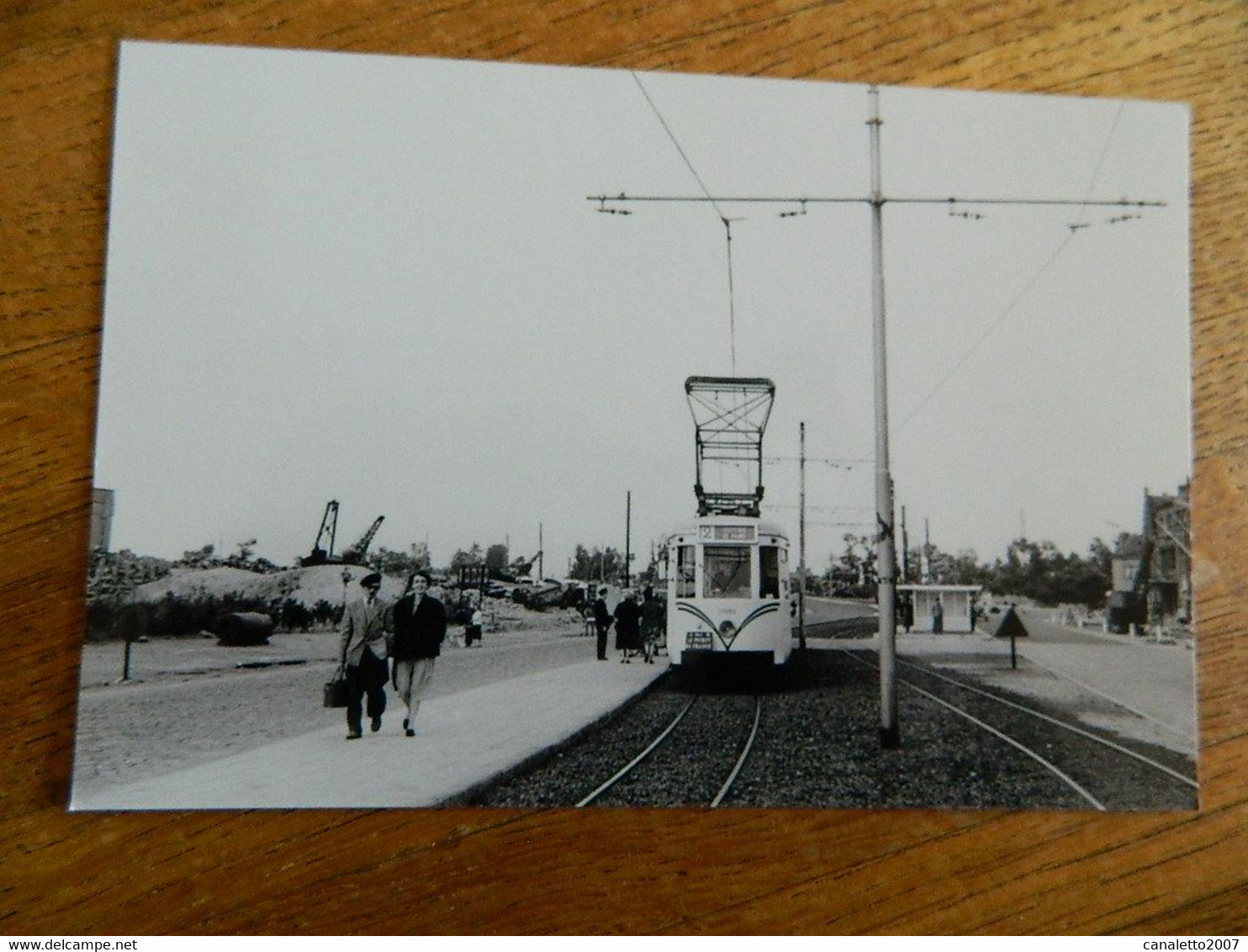 TRAM + NIEUPORT BAINS  : PHOTO REPRO D'APRES NEGATIF DU TRAM A  NIEUPOORT BAD NOUVELLE SITUATION LE 17/08/1957 - Tram