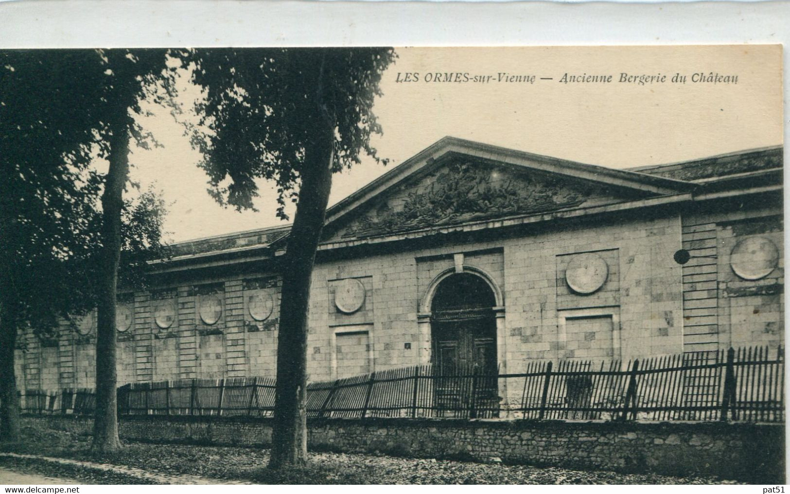 86 - Les Ormes Sur Vienne : Ancienne Bergerie Du Château - Vouneuil Sur Vienne