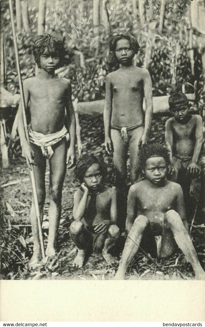 Malay Malaysia, PERAK, Group Wild Sakei Children, Blowpipe (1910s) Postcard - Malaysia
