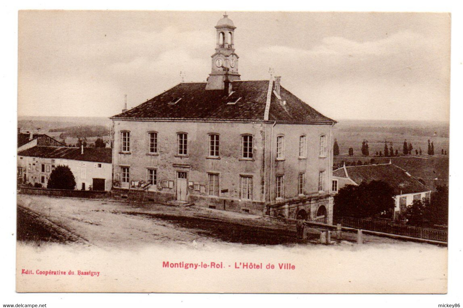 MONTIGNY LE ROI ---- L'Hôtel De Ville ....................à Saisir - Montigny Le Roi