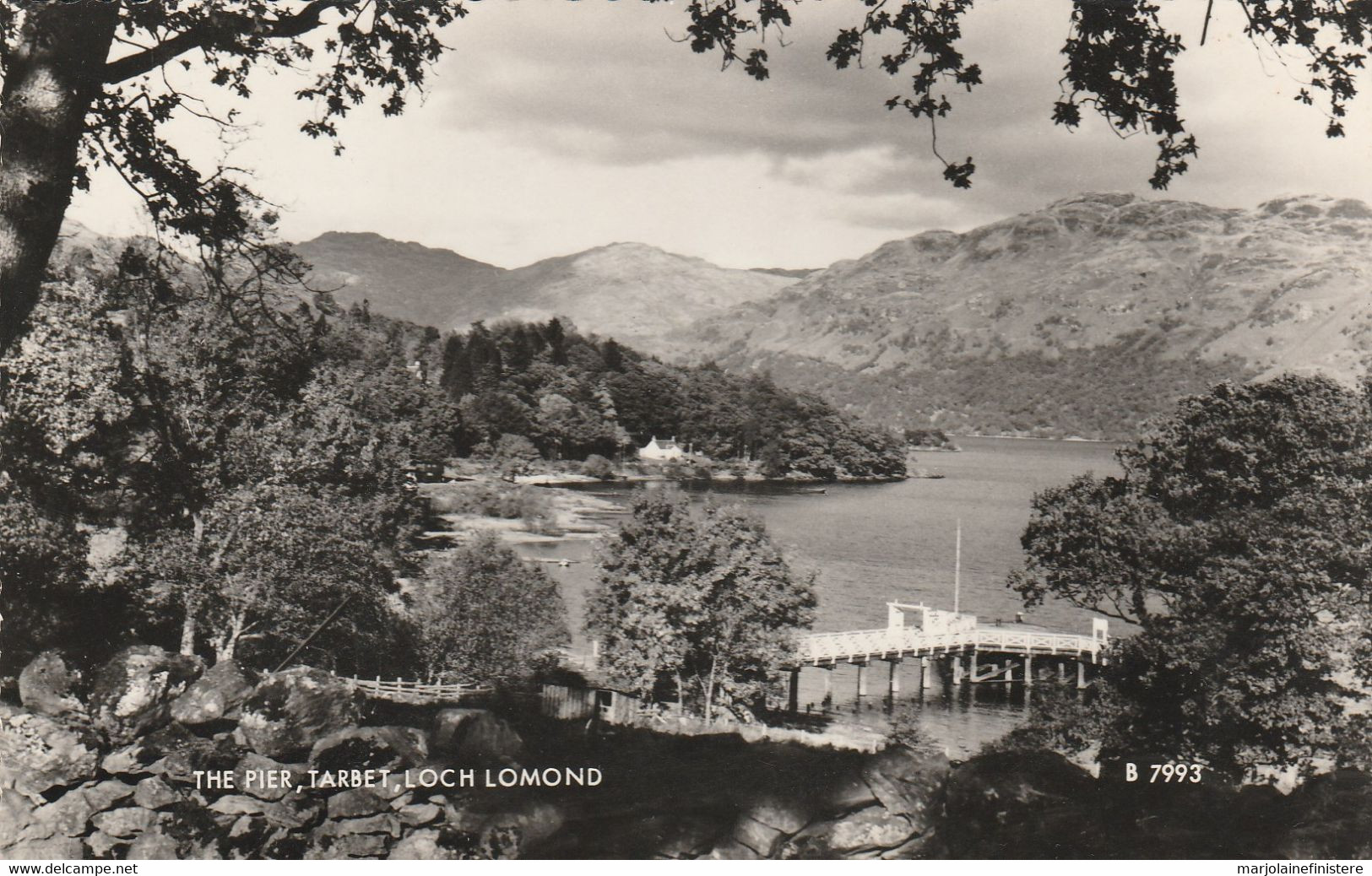 TARBET LOCH LOMOND - The Pier. Valentine's Post Card. Valentine & Sons. Real Photograph. N° B 7993 - Dunbartonshire