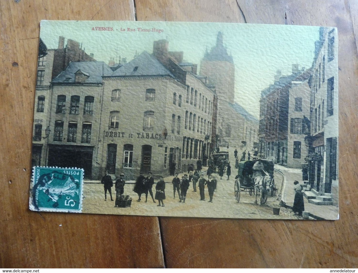 CPA :  PAS-de-CALAIS   Avesnes - La Rue Victor Hugo (animation Devant Le Débit De Tabac) Date Du 26 Avril 1912 - Avesnes Le Comte