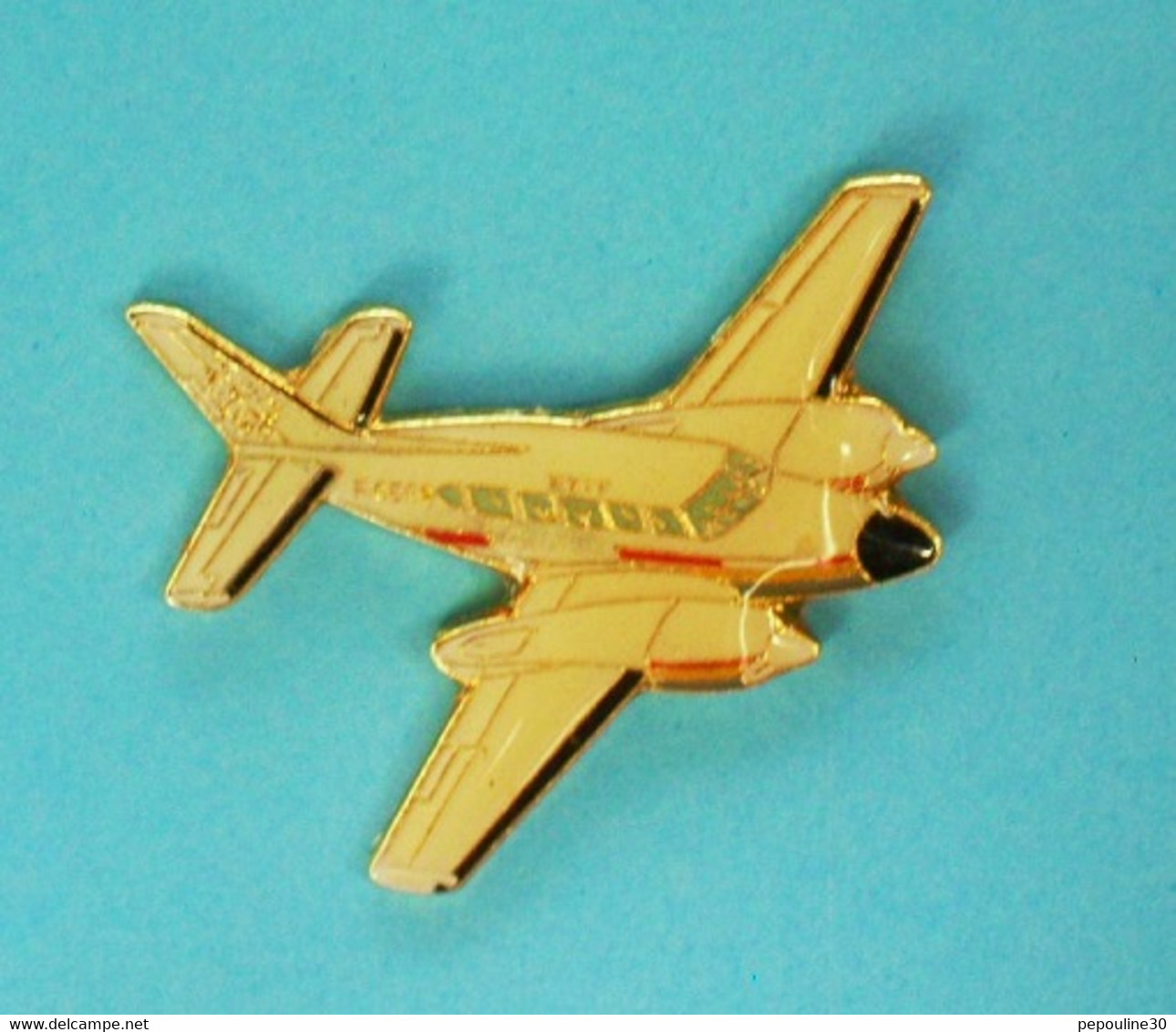 1 PIN'S //  ** AVION PIPER PA 31-350 / AIR TOULOUSE INTERNATIONAL ** . (J.Y.Ségalen Collection) - Avions