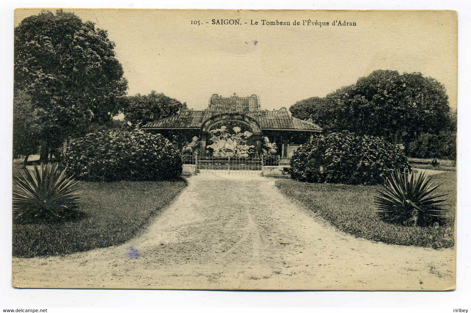 Bureau Français SAIGON CENTRAL COCHINCHINE / 1920 / CPA De SAIGON  Le Tombeau De L'Evêque D'Adran - 1877-1920: Semi Modern Period