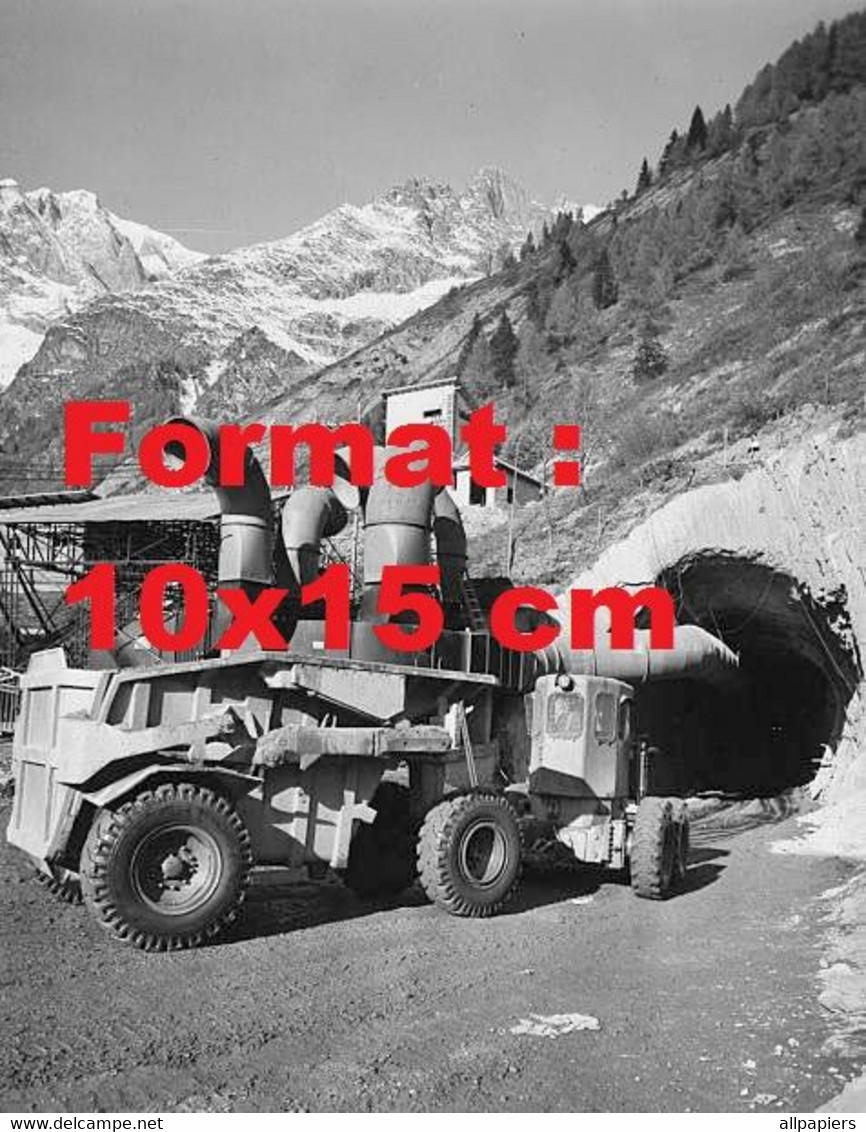 Reproduction Photographie Ancienne D'un Engin Pour La Construction Du Tunnel Au Mont-Blanc En 1959 - Altri & Non Classificati