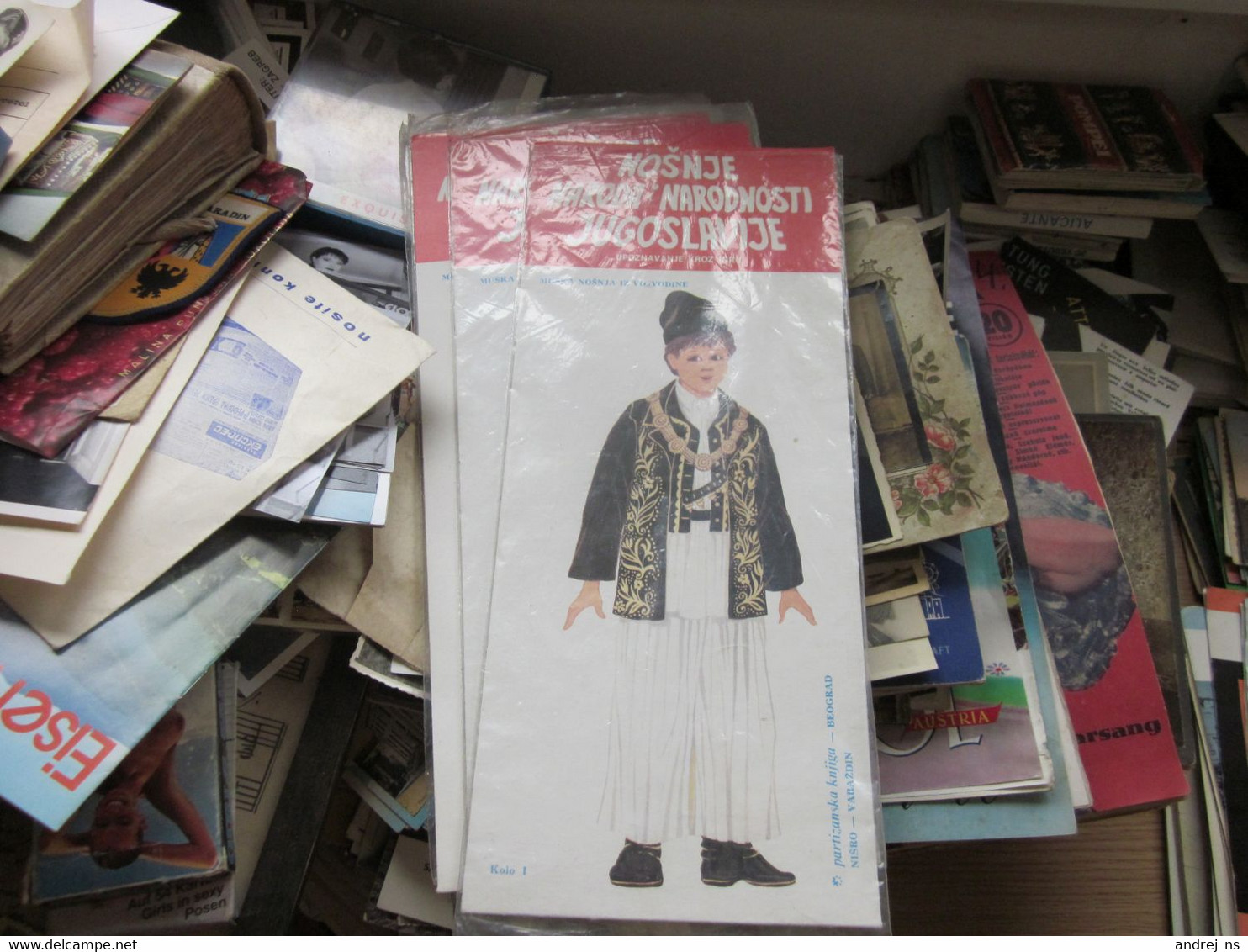 National Costumes Cardboard Doll  Yugoslavia Nosnje Naroda Juguslavije  Vojvodina Unpacked - Altri & Non Classificati