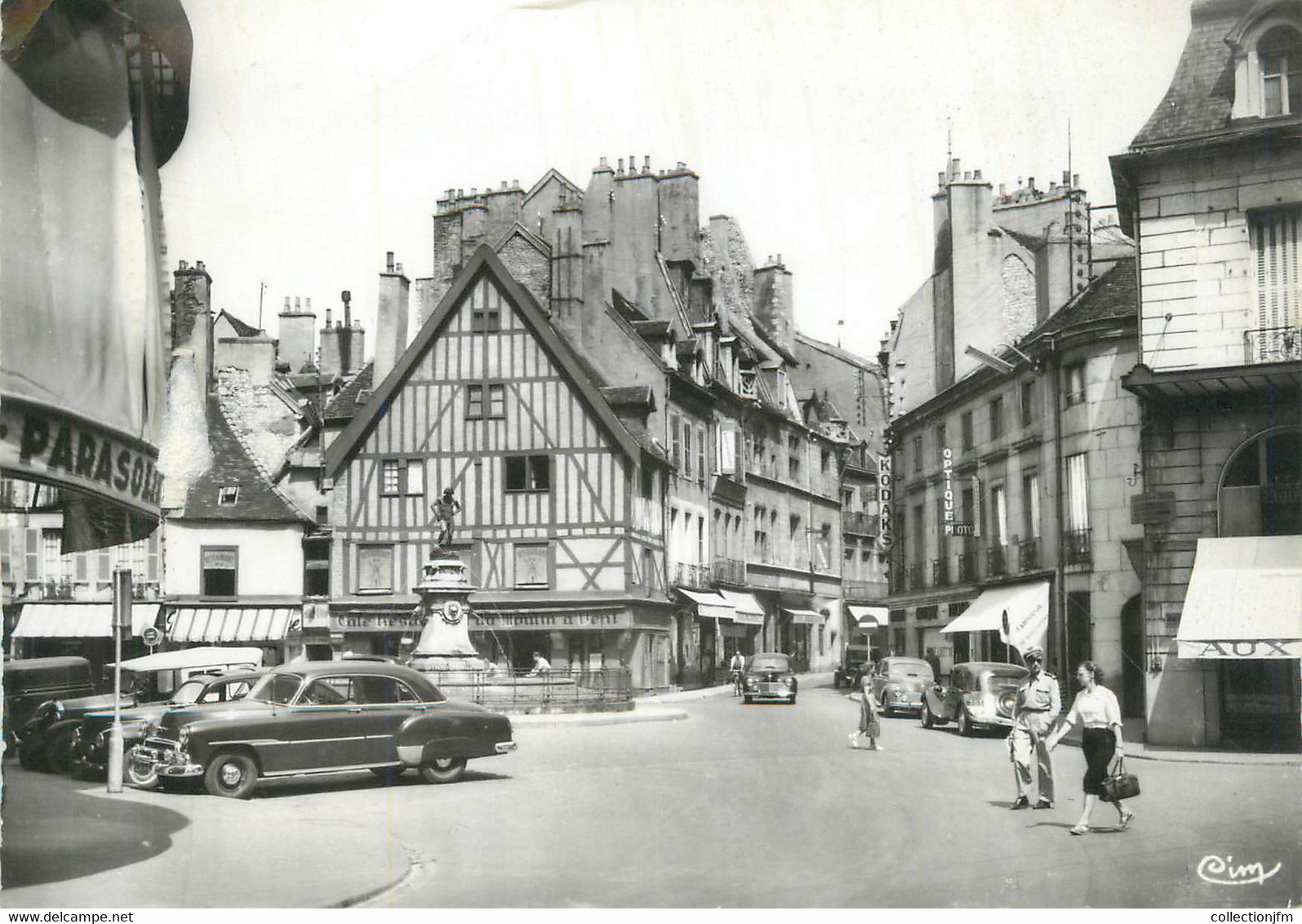 CPSM FRANCE 21 "Dijon, Place François Rude Et Bareuzai". - Dijon