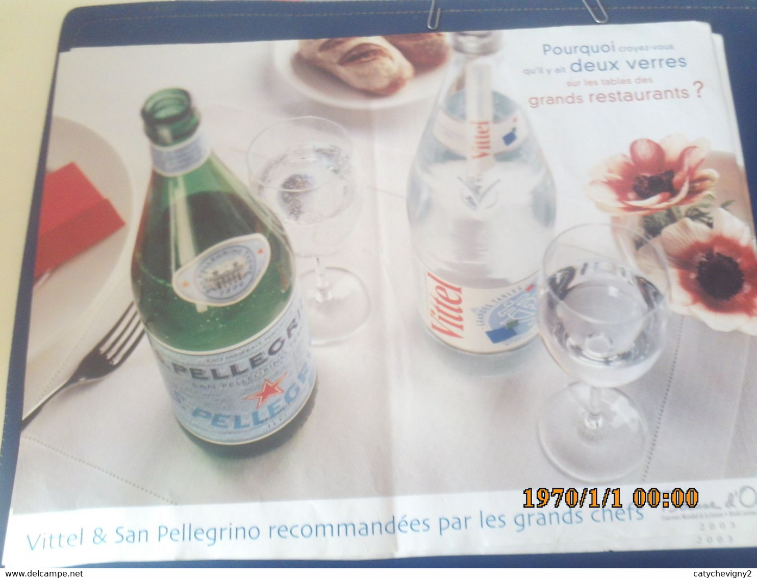 SET TABLE PUBLICITAIRE  EN PAPIER   VITTEL ET SAN PELLEGRINO - Servilletas Publicitarias