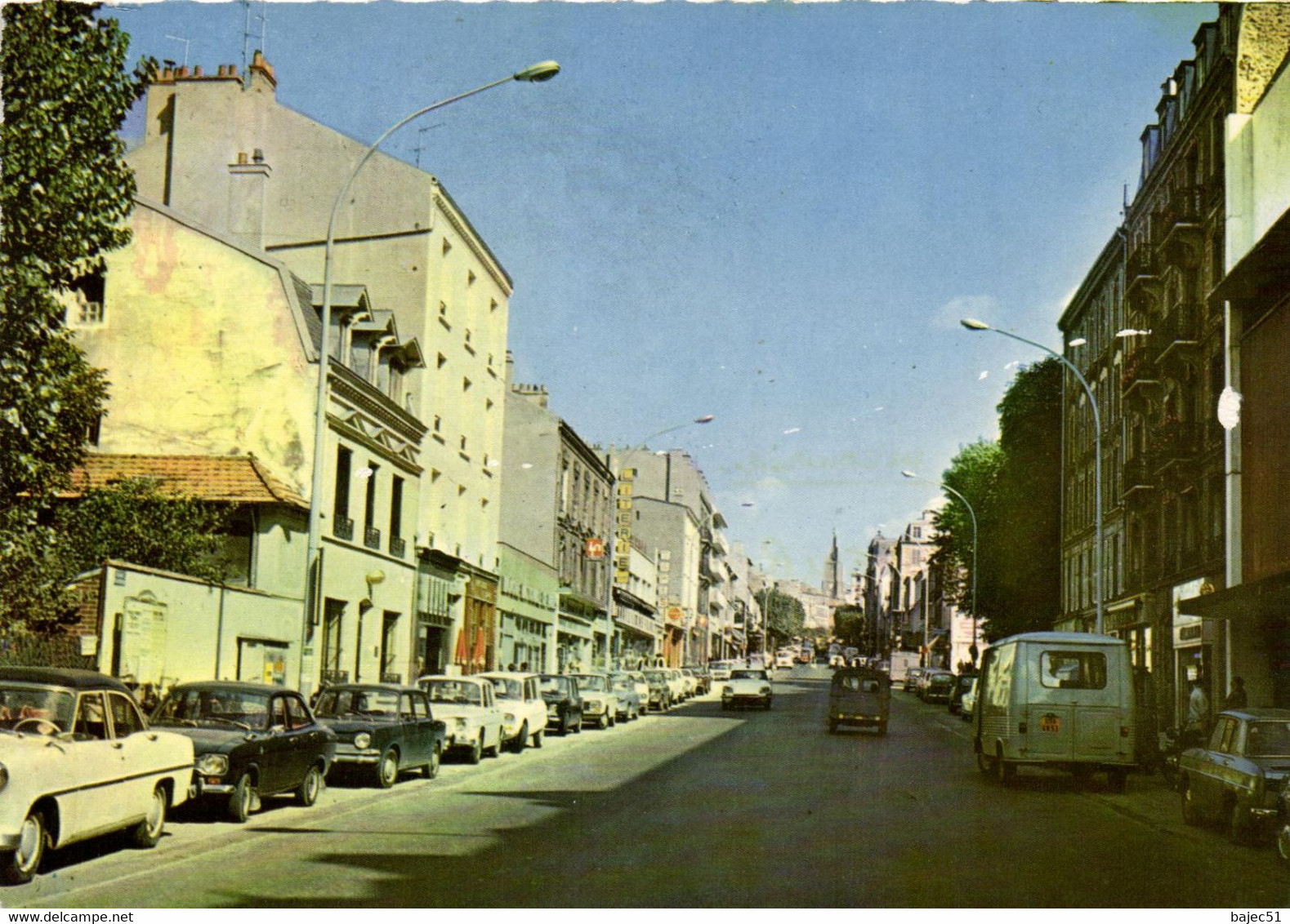 Le Raincy - L'avenue De La Résistance "auto" - Le Raincy