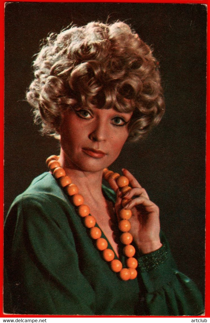 00079 Svetlana Svetlichnaya Honored Beads Hairstyle Actor Actress Actor Actress Cinema Movie Actor Actress 70s USSR - Actors