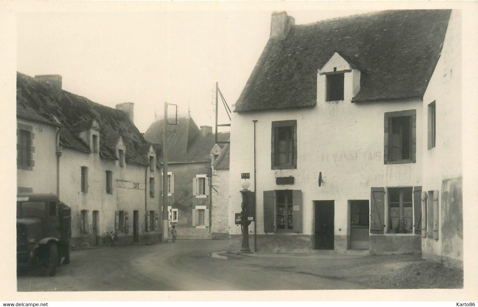 Herbignac * Débit De Tabac Tabacs , Place Du Marché * Café * Pompe à Essence - Herbignac