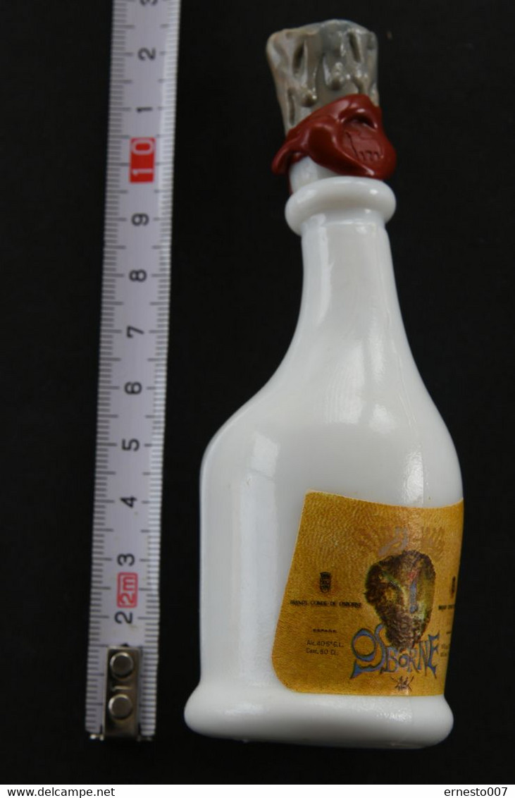 50CL FLASCHE BRANDY CONDE DE OSBORNE ENTWORFEN VON SALVADOR DALI IM ORIGINAL-KARTON, DIE FLASCHE IST GEFÜLLT, VON1970/80 - Spirits