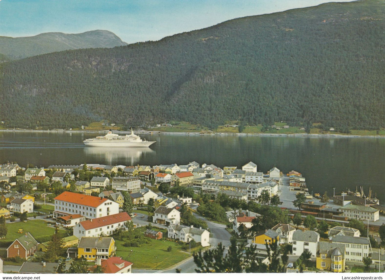 Postcard Tourist Vessel On The Fjord [ Cruise Liner Interest ] Andalsnes Norske Norway  My Ref B24775 - Altri & Non Classificati