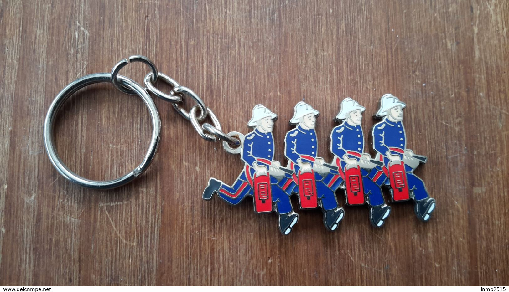 PORTE CLE  Militaire POMPIER   Dubernard Matériel Et Service Incendie - Key-rings