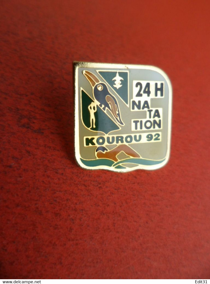 PIN'S PINS  - Guyane - Kourou - 1992 - 24 Heures Natation - Sport - Signé Vector - Natation