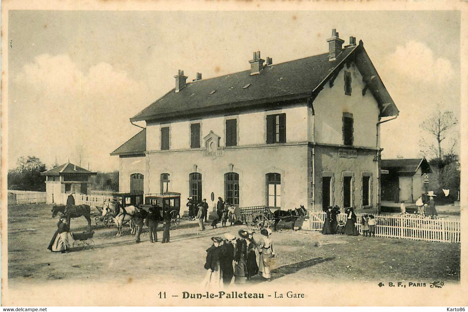 Dun Le Palleteau * La Gare * Ligne Chemin De Fer De La Creuse * Attelage Diligence - Dun Le Palestel