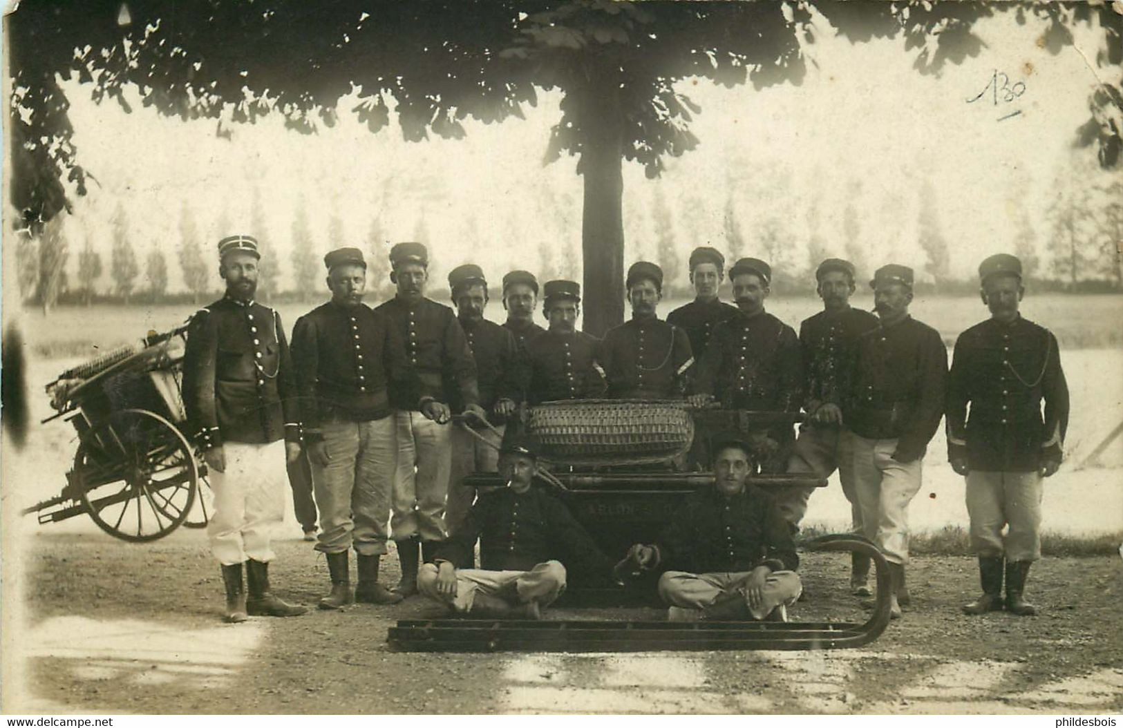 94  ABLON  ( Carte Photo ) Militaires  Posant Devant Une Machine - Ablon Sur Seine