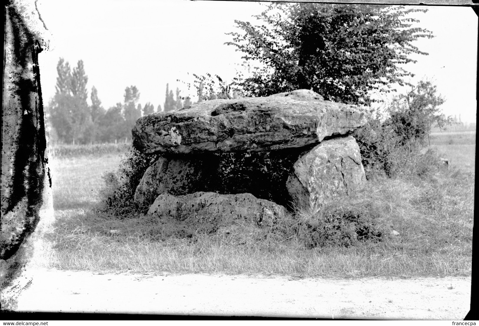 PN - 069 - INDRE - LINIEZ - Dolmen - Original Unique - Plaques De Verre