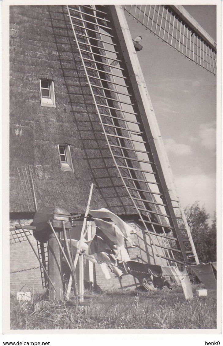 Kinderdijk Detail Watermolen No. 3 E364 - Kinderdijk