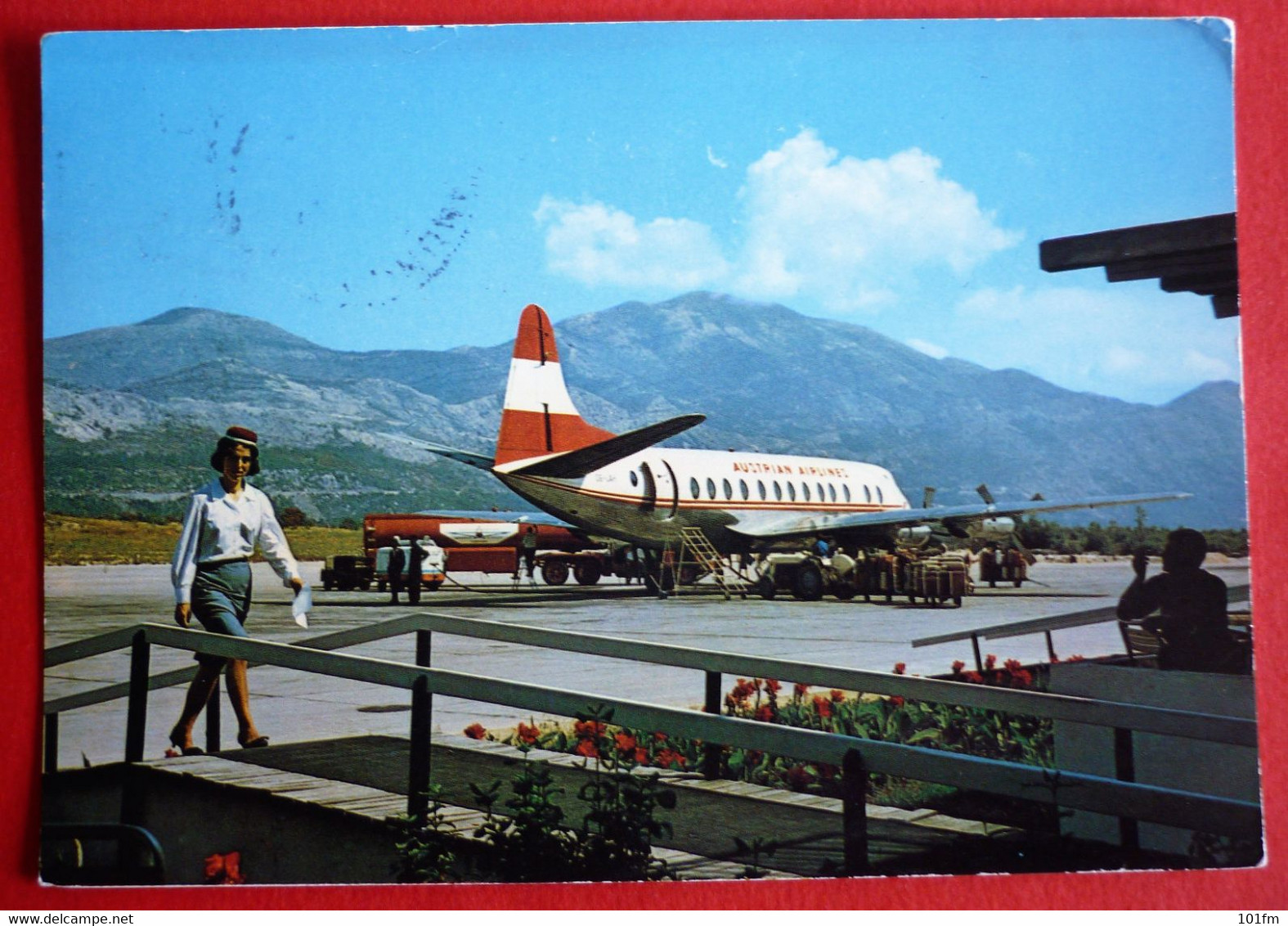 CROATIA - DUBROVNIK AIRPORT AND AUSTRIAN AIRLINES AIRPLANE - Aérodromes