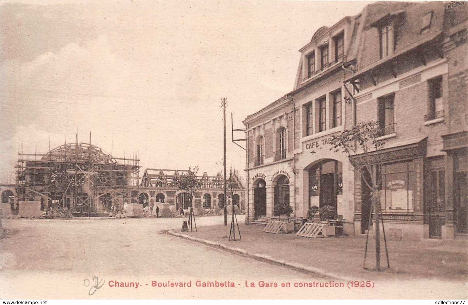 02-CHAUNY- BOULEVARD GEMBETTA- LA GARE EN CONSTRUCTION 1925 - Chauny