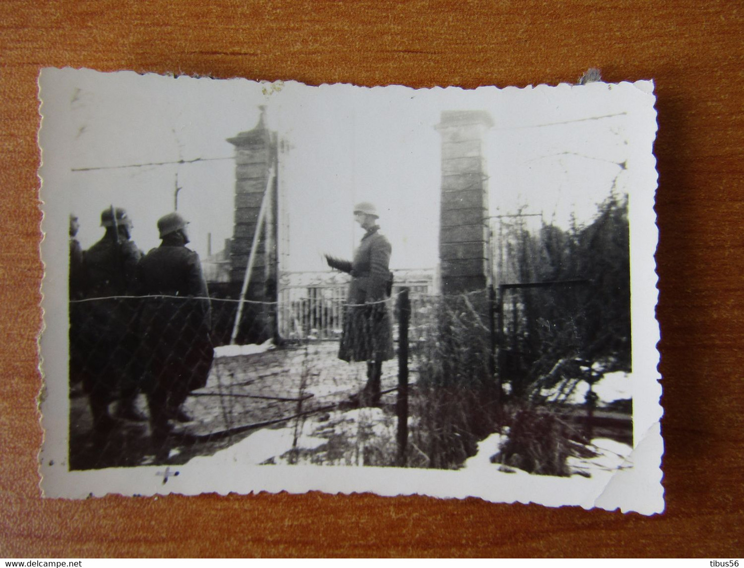 GUERIGNY NEVERS 27 JANVIER 1941  WW2 GUERRE 39 45 SOLDATS ALLEMANDS FORGE ENTREE COURS INSPECTION - Guerigny