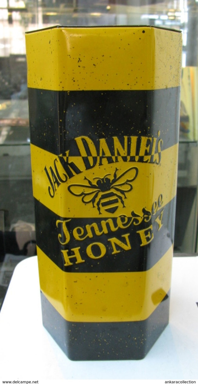 AC - JACK DANIEL'S TENNESSEE HONEY WHISKEY A LITTLE BIT OF HONEY A WHOLE LOT OF JACK EMPTY TIN BOX BLIK FROM TURKEY - Cans
