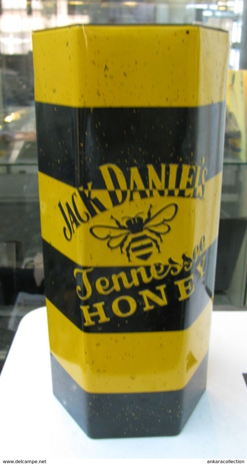 AC - JACK DANIEL'S TENNESSEE HONEY WHISKEY A LITTLE BIT OF HONEY A WHOLE LOT OF JACK EMPTY TIN BOX BLIK FROM TURKEY