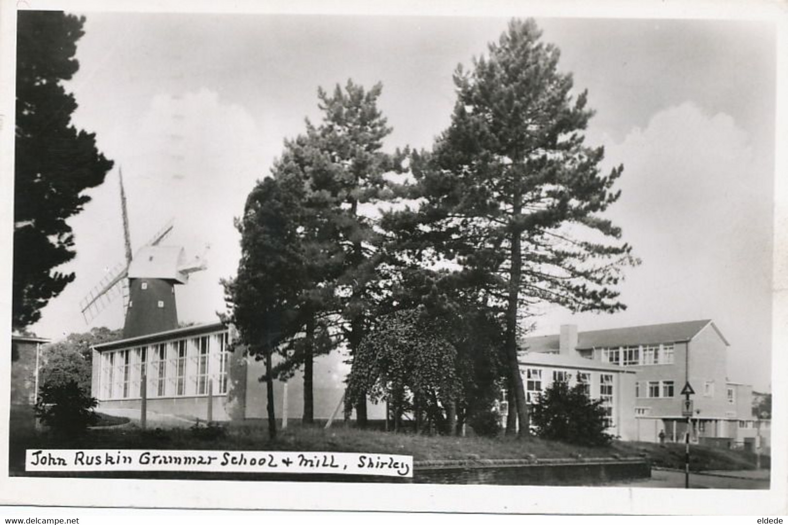 Real Photo  John Ruskin Grammar School And Mill Wind Mill. Moulin à Vent - Autres & Non Classés