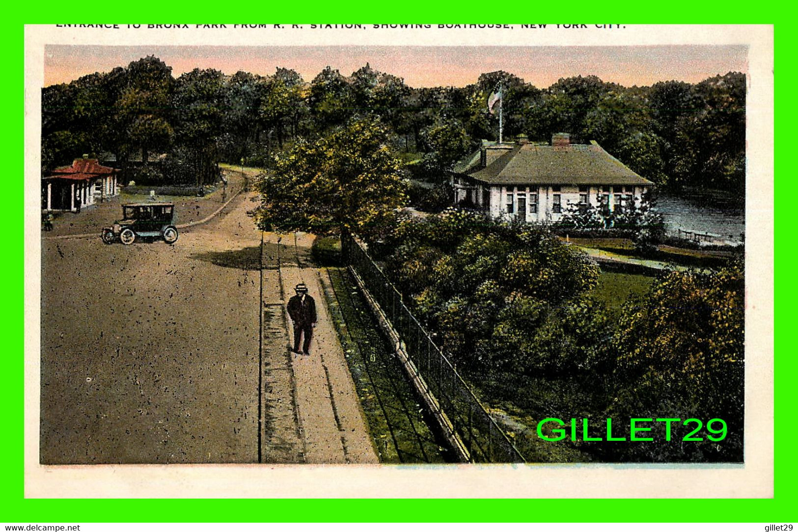 NEW YORK CITY, NY - ENTRANCE TO BRONX PARK FROM R. R. STATION, SHOWING BOATHOUSE - MANHATTAN POST CARD CO - - Parcs & Jardins