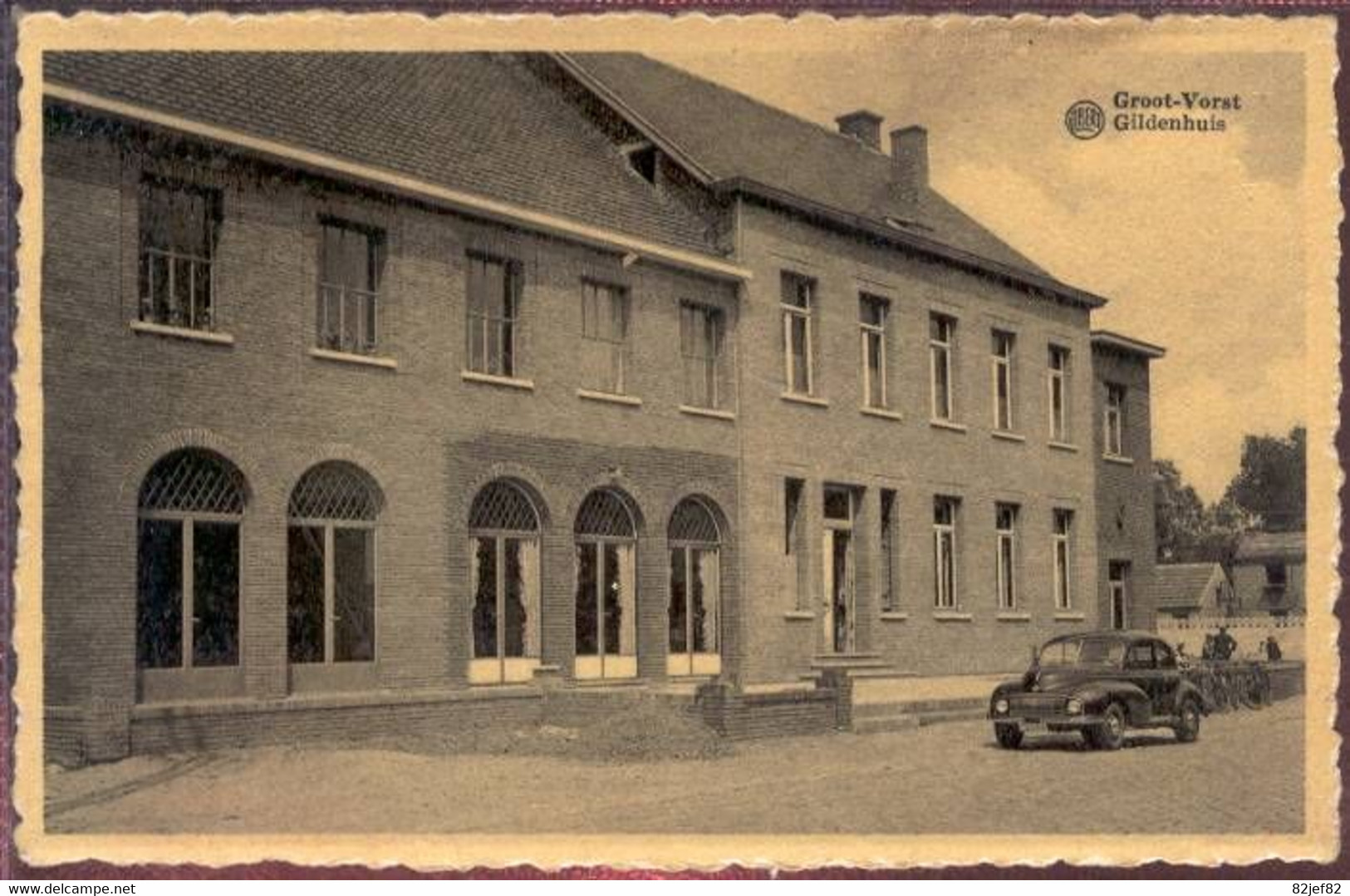 Groot Vorst Gildenhuis Oude Auto RENAULT  / Old Car / Vieille Voiture - Laakdal