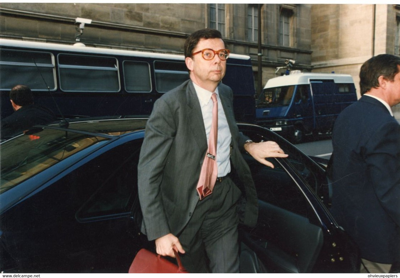 Photo Originale LOUIS SCHWEITZER  Le  PDG DE RENAULT  à L'assemblée Nationale En 1997 - Identified Persons