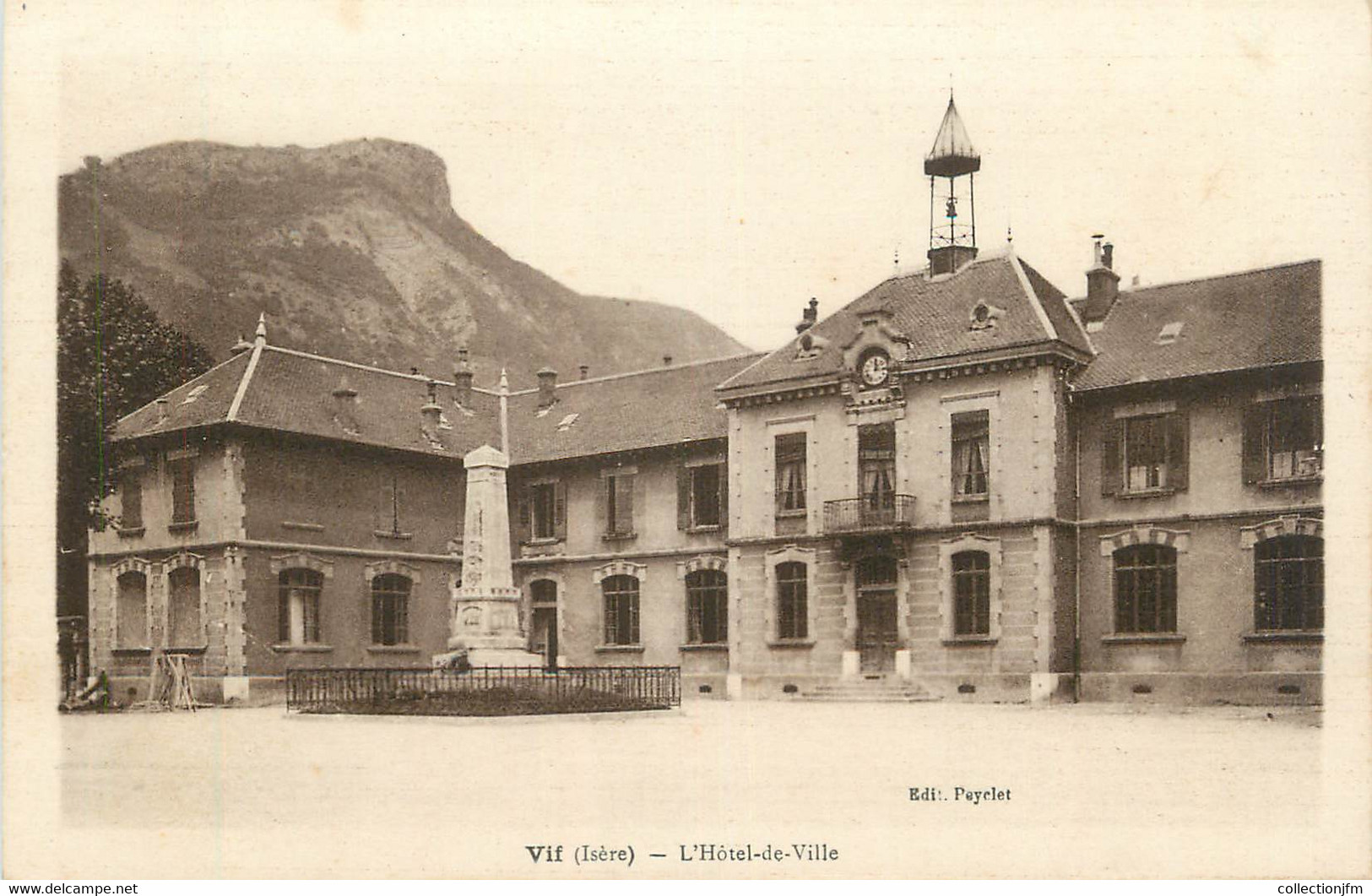 CPA FRANCE 38 "Vif, L'Hôtel De Ville". - Vif