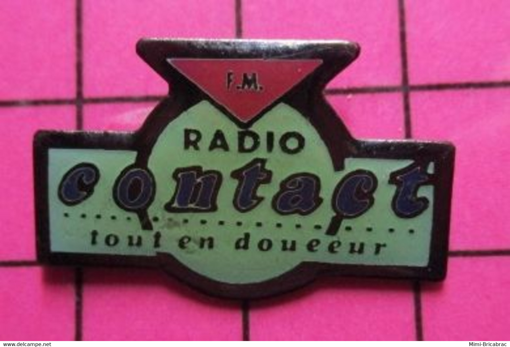 313a Pin's Pins / Beau Et Rare / THEME : MEDIAS / RADIO CONTACT FM TOUT EN DOUCEUR - Médias