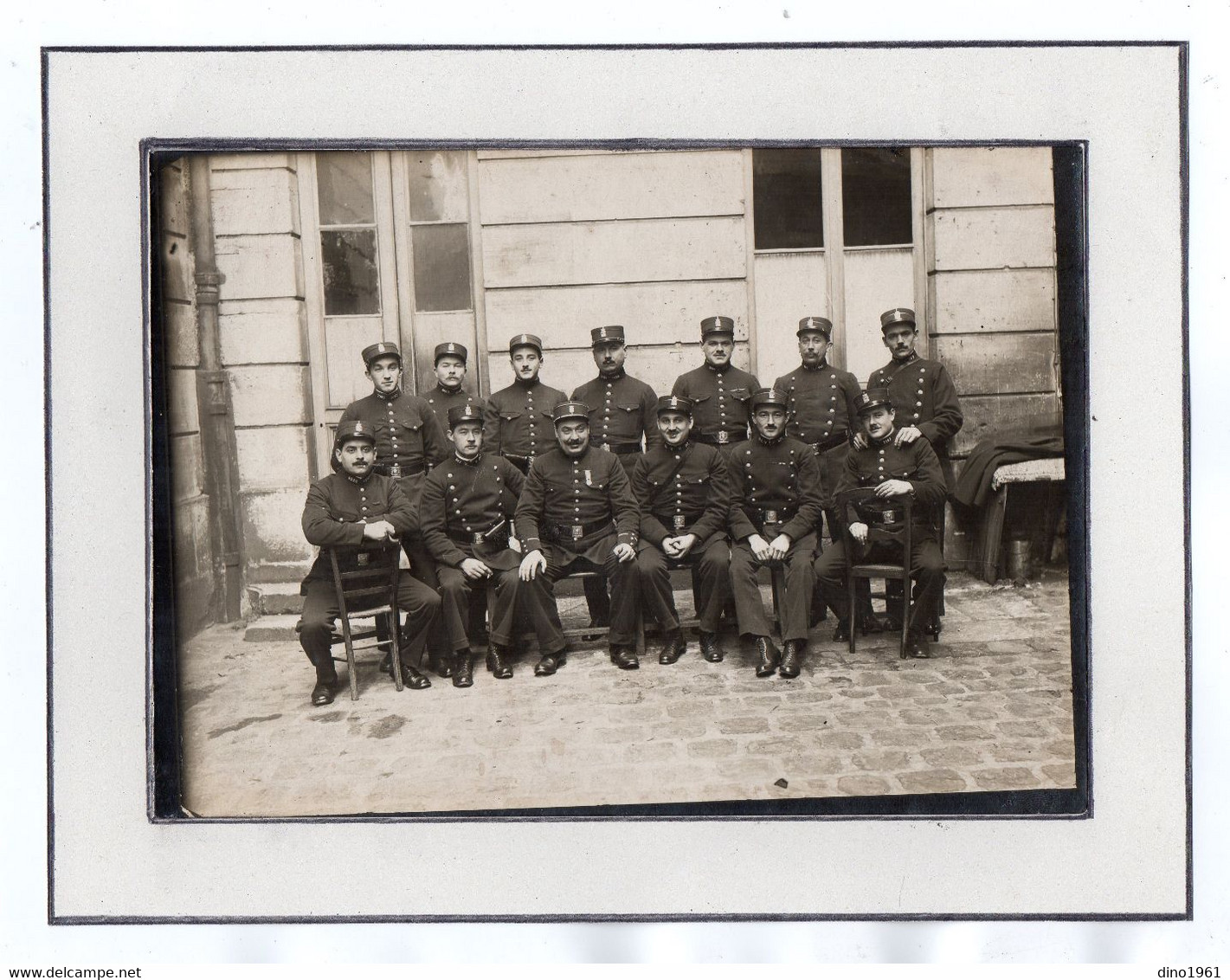 PHOTO 528 - MILITARIA - Police - Superbe Photo Originale 18 X 13 - Un Groupe De Policiers  - Photo VALET à PARIS - 19 E - Krieg, Militär