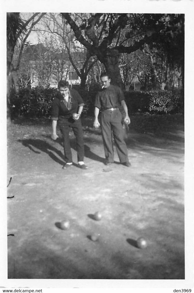 PETANQUE - Joueurs De Boules Fumant La Cigarette - Tirage Photo - Petanca