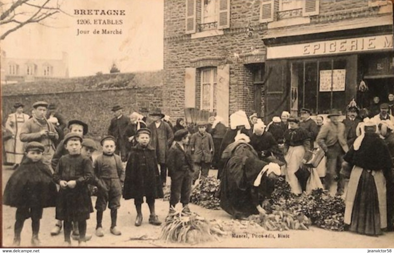 Bretagne 1206  Etables   Jour De Marché Mancel  Photo édition Binic - Etables-sur-Mer