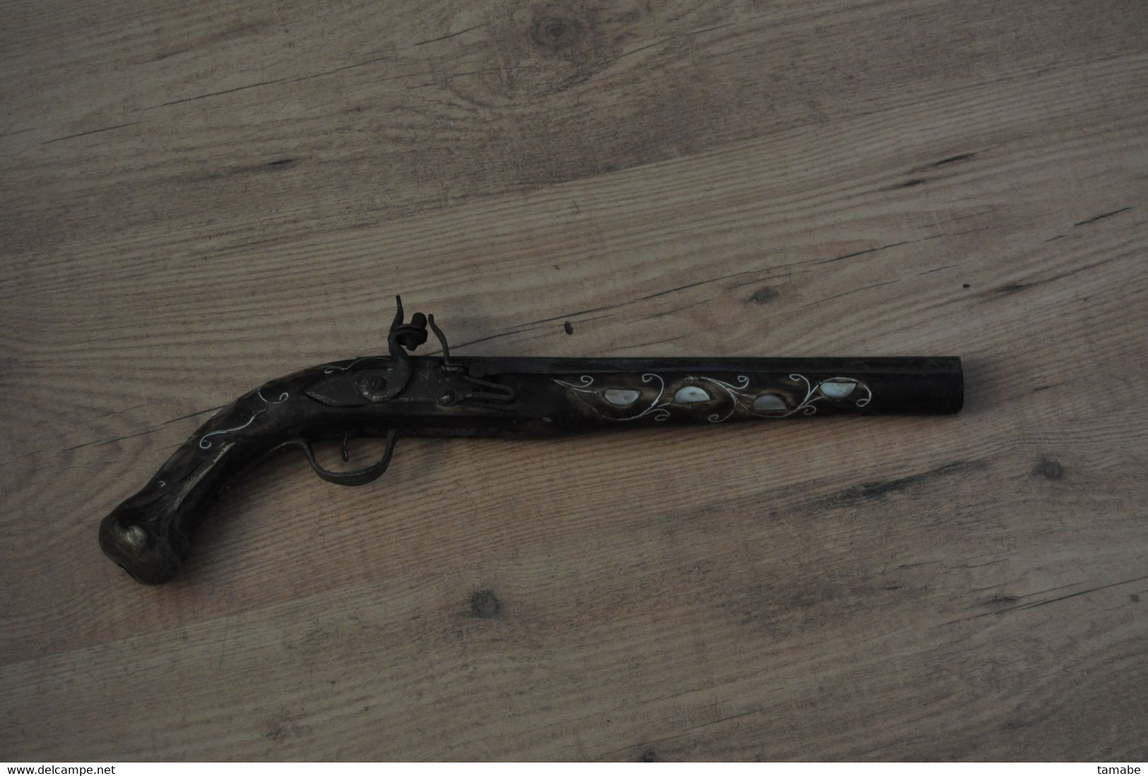 Vieux Pistolet Oriental Pour Décoration - Armi Da Collezione