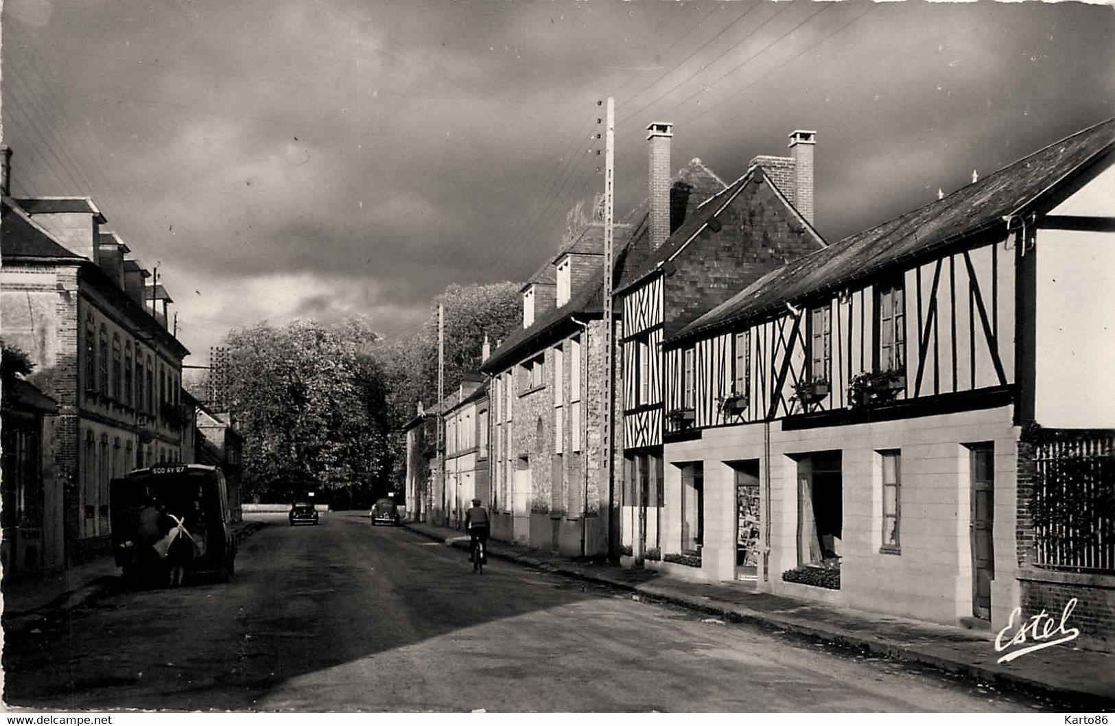 Beaumesnil * La Grande Rue * Commerce Magasin - Beaumesnil